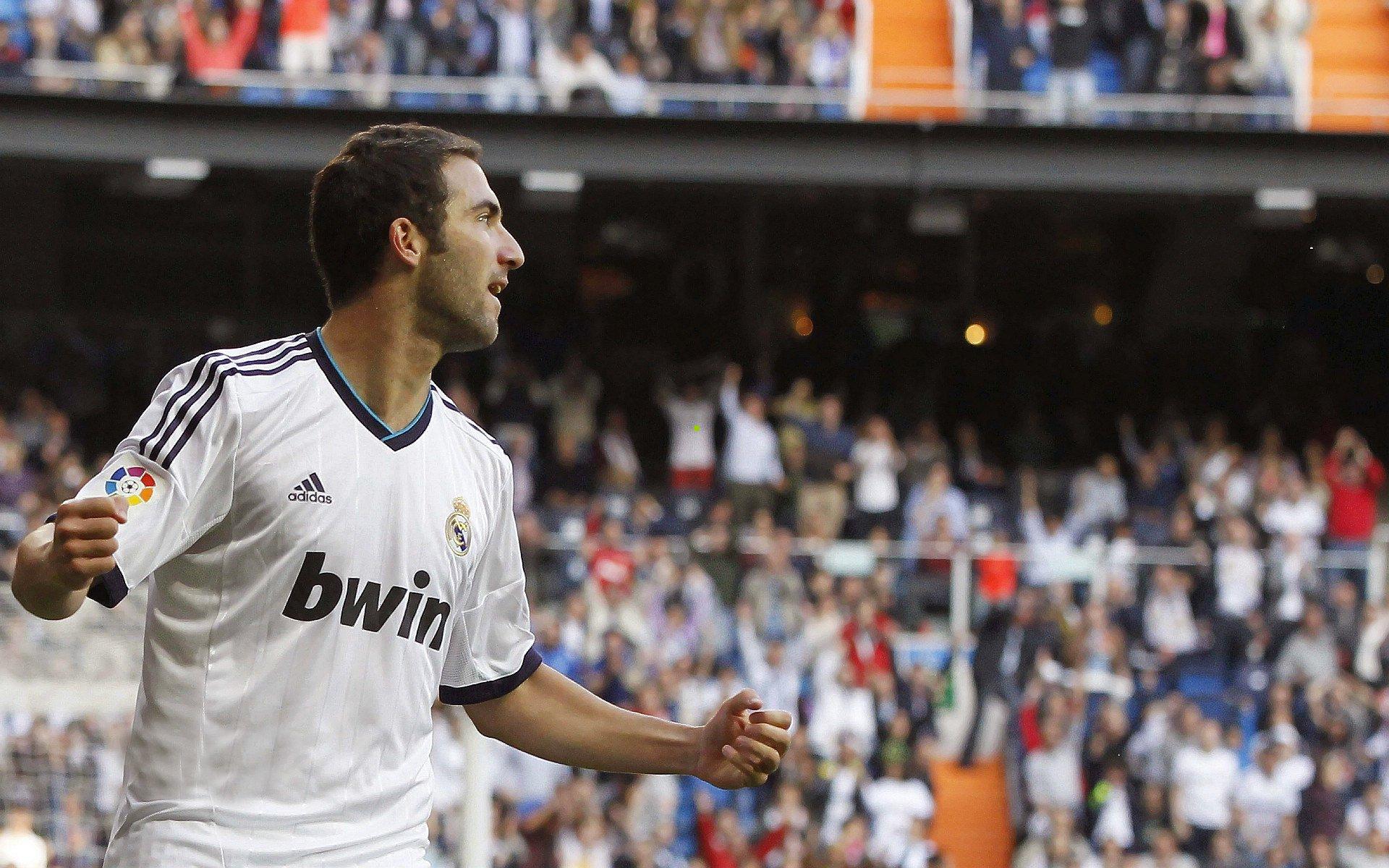 三狮军团两场十球奥秘，图赫尔深度剖析战术转型至高位快攻